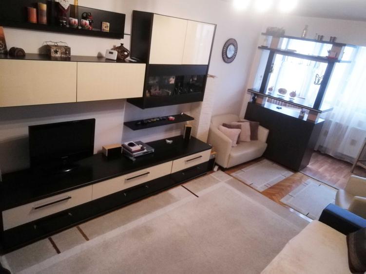 Apartament cu 3 camere decomandat în Diamant