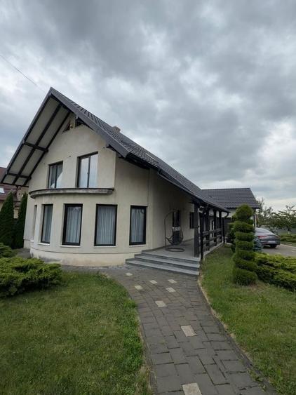 Casă cu 4 camere în Vicovu de Sus
