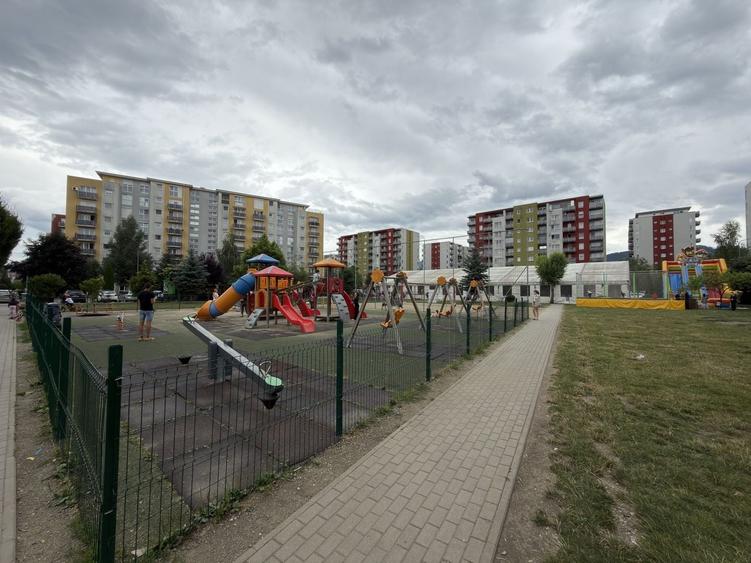 Apartament cu 2 camere decomandat, mobilat în Bartolomeu