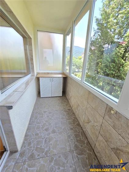 Apartament cu 3 camere decomandat în Noua