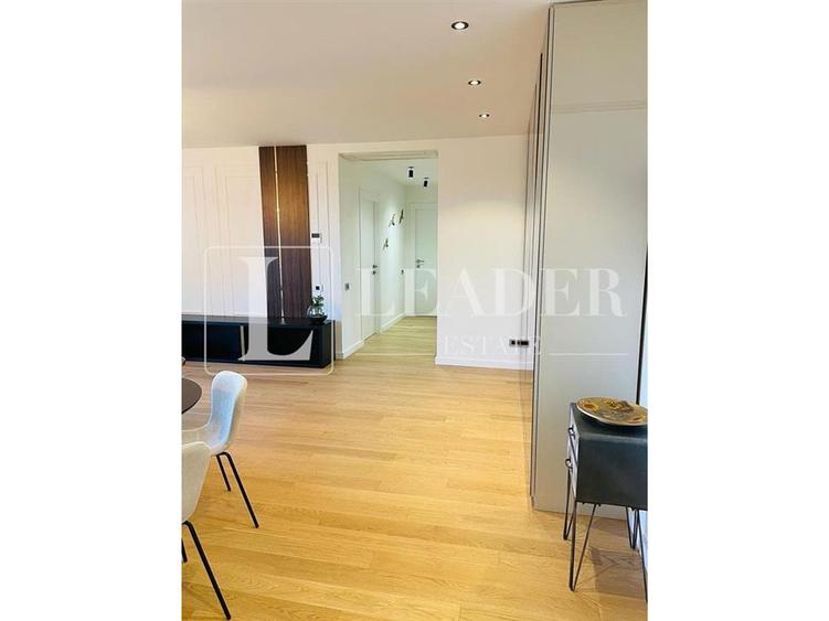 Apartament cu 3 camere decomandat, mobilat în Barbu Văcărescu