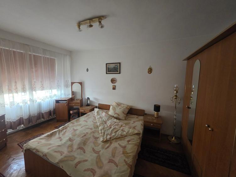 Inchiriez apartament 2 camere - 6