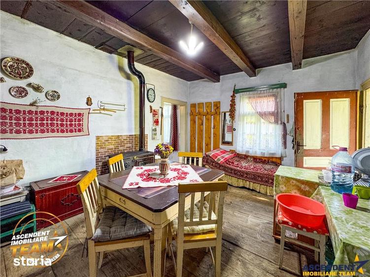 Casă cu 2 camere cu Teren 2989 Mp în Zagon
