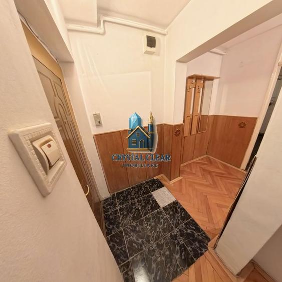 Apartament cu 3 camere semidecomandat în Tudor Vladimirescu