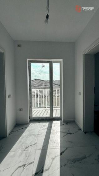Duplex cu 4 camere cu Canalizare în Remetea Mare