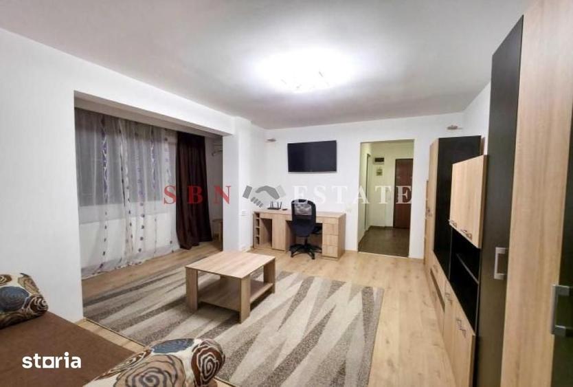 Apartament cu 3 camere semidecomandat în Berceni