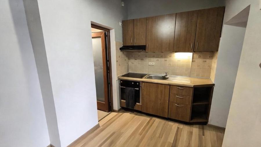 Apartament cu 2 camere decomandat, mobilat în P-ța Universității