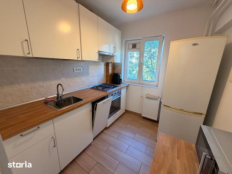 Apartament cu 2 camere decomandat în Titan