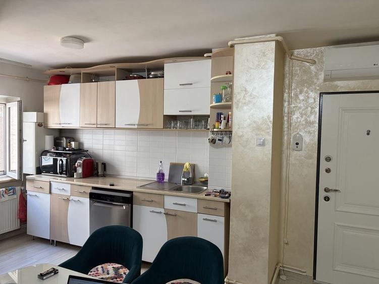 Apartament cu 3 camere decomandat în Sud
