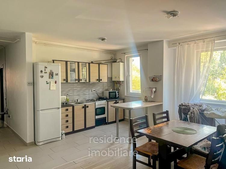 Apartament cu 3 camere semidecomandat în Sopor