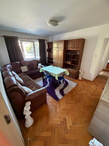 Apartament cu 3 camere semidecomandat în Olimpia-Stadion