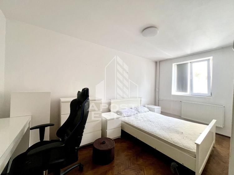 Apartament cu 2 camere semidecomandat, mobilat în Complex Studențesc
