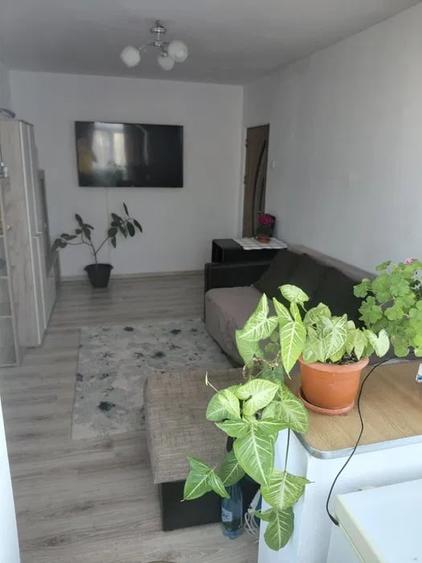Apartament semidecomandat, 39 mp, zona Craiovita Noua - 1