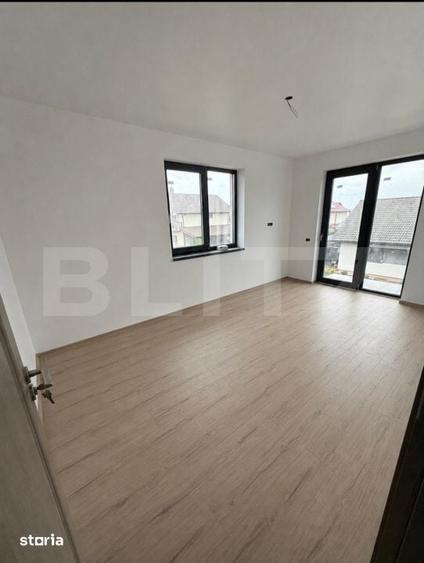 Casă cu 5 camere cu Teren 220 Mp în Noua