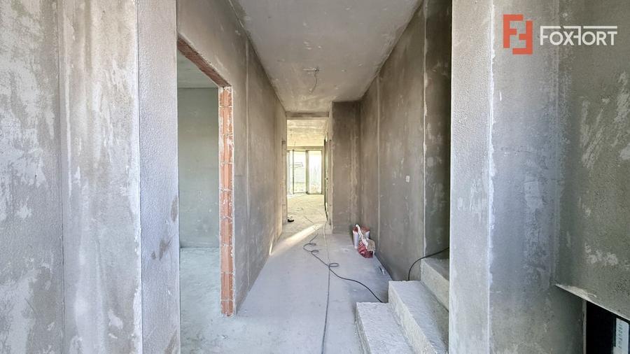Duplex cu 5 camere cu Canalizare în Moșnița Nouă