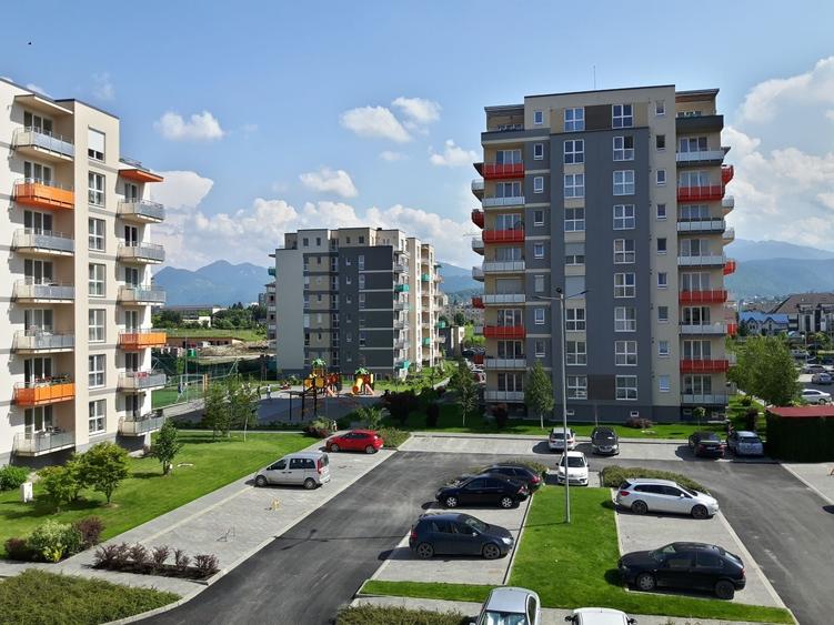 Apartament cu 2 camere decomandat în Avantgarden