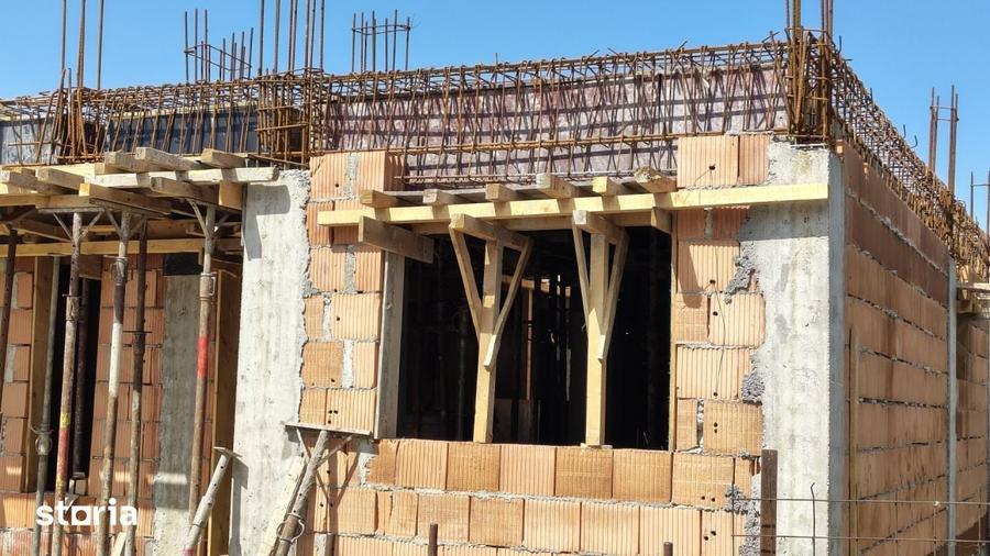 Casă cu 4 camere cu Teren 220 Mp în Chiajna
