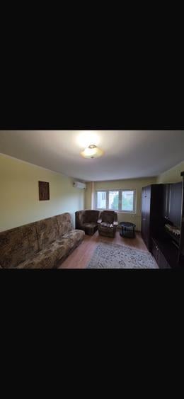 Apartament cu 3 camere decomandat în Crângași