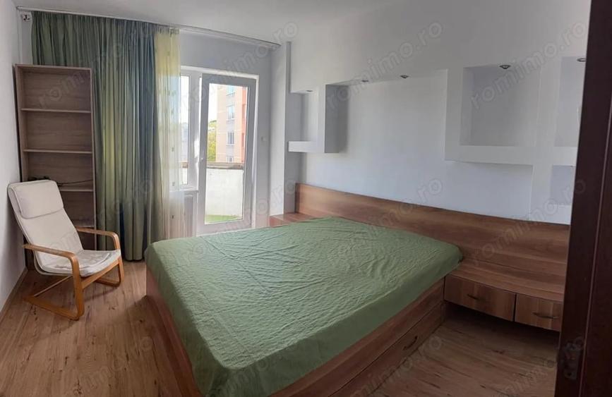 Apartament cu 4 camere decomandat în Tudor