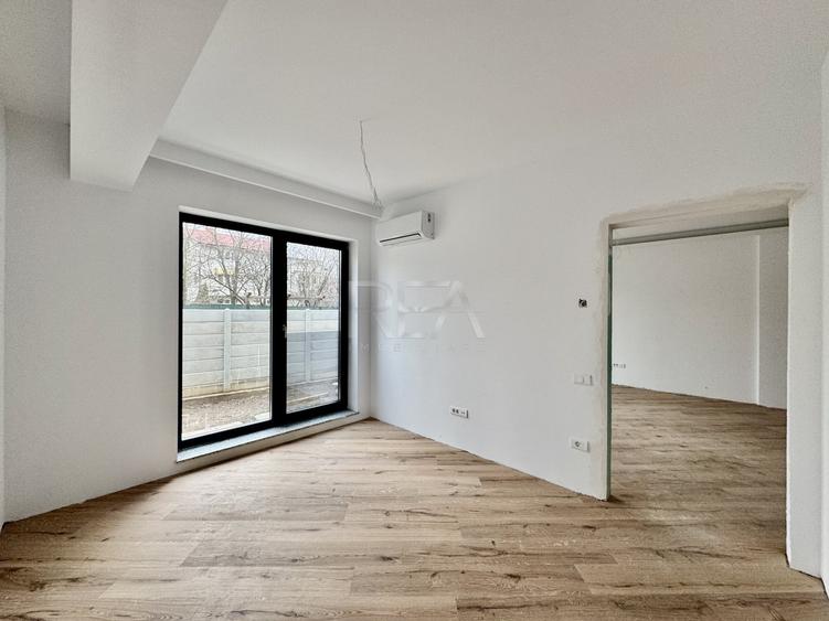 Apartament cu 3 camere semidecomandat în Matei Voievod