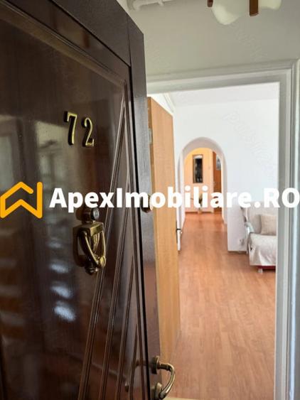 Apartament cu 3 camere semidecomandat în Apusului