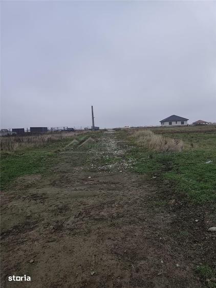 Teren de 1900 mp, în Sânmartin