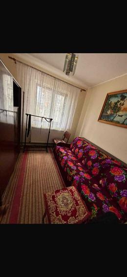 Apartament cu 3 camere decomandat în Huși