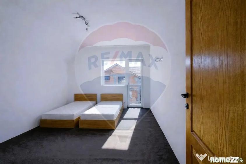 Casa / Vila cu 5 camere de vanzare - 8