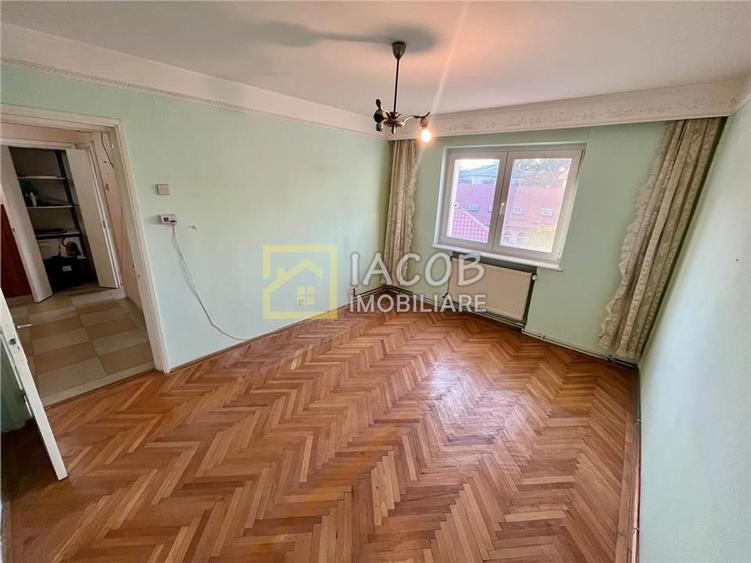Apartament cu 2 camere decomandat în Energiei