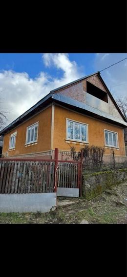 Casă cu 3 camere în Chiuzbaia