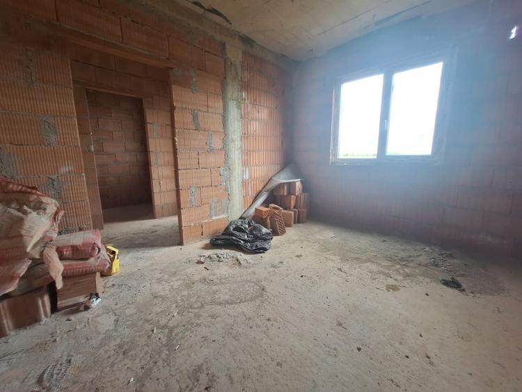 Duplex cu 5 camere cu Teren 400 Mp în Calea Urseni