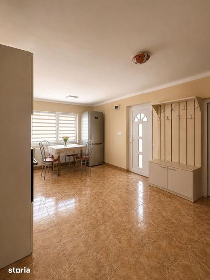 Casă cu 3 camere cu Teren 1731 Mp în Central