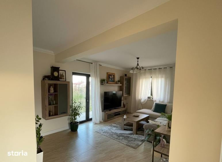 Casă cu 3 camere în Ghiroda