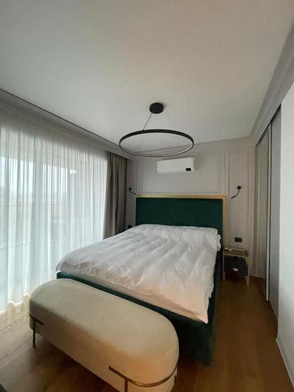 Apartament cu 3 camere semidecomandat, mobilat în Floreasca