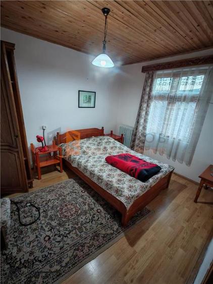 Casă individuală cu 13 camere cu Teren 1063 Mp în Vintilă Vodă