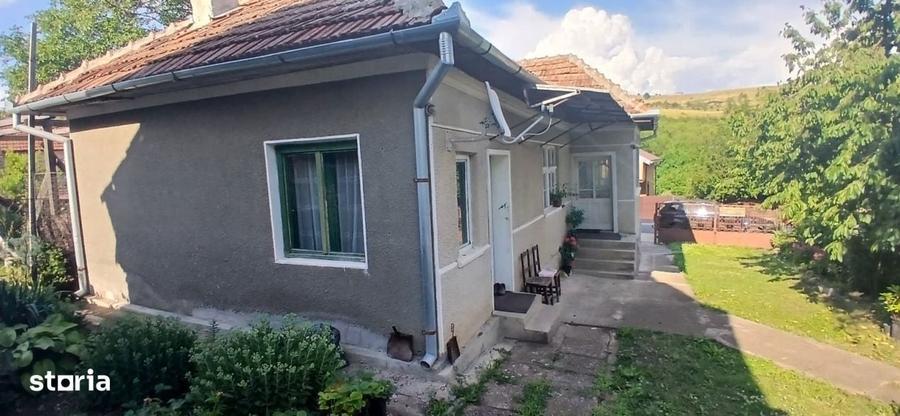 Casă cu 3 camere în Mihai Viteazu