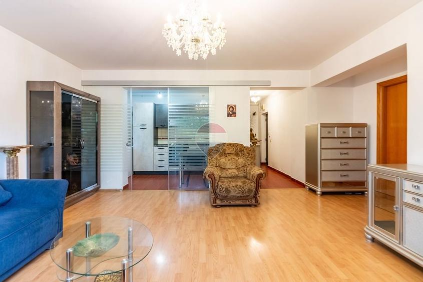 Apartament cu 2 camere semidecomandat, mobilat în Nord