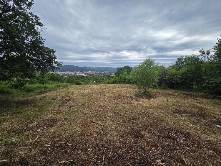 Teren de 1840 mp, în Feteni