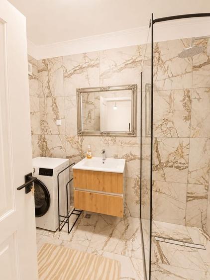 Apartament cu 2 camere semidecomandat, mobilat în Florești