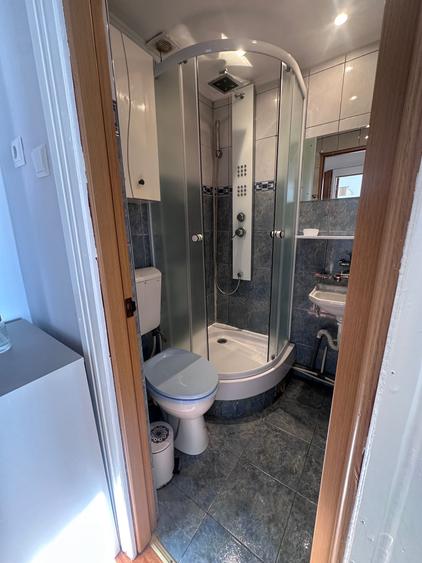 Garsonieră decomandată în Lazaret