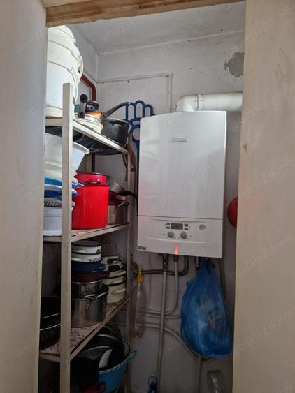 Apartament cu 3 camere decomandat în Drăgășani