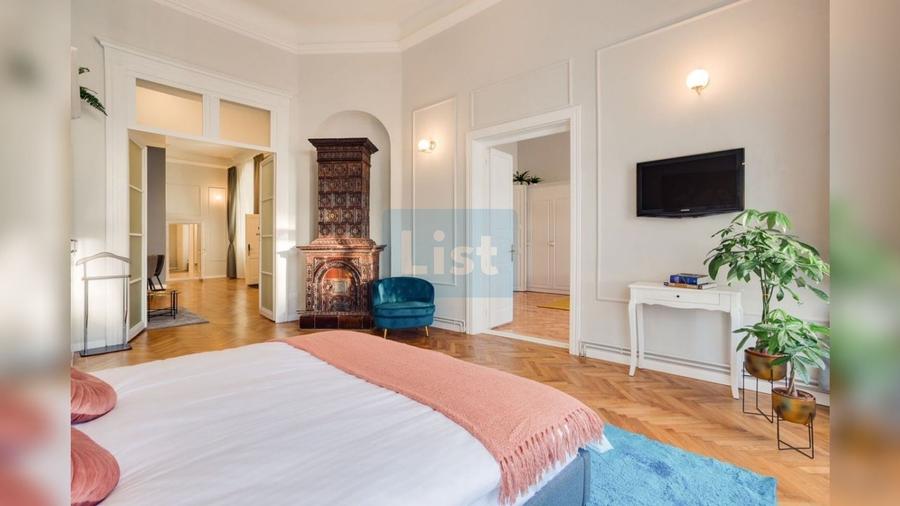 Apartament cu 4 camere semidecomandat, mobilat în Ultracentral