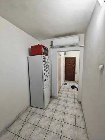 Apartament cu 3 camere decomandat, mobilat în Pantelimon