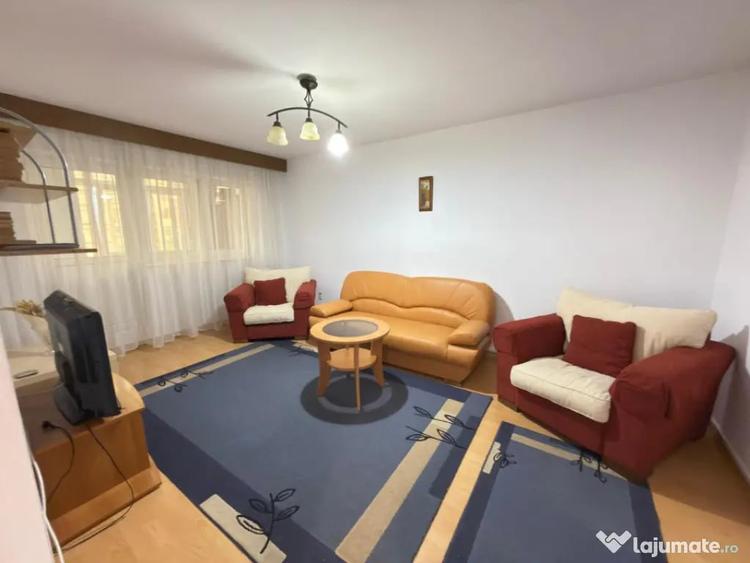 Apartament cu 4 camere decomandat în Central