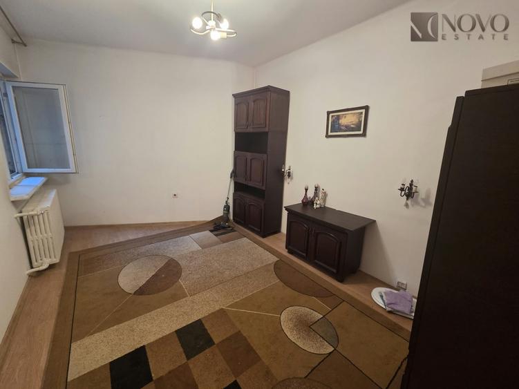Apartament cu 4 camere decomandat, mobilat în P-ța Rosetti