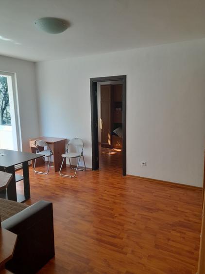 Apartament cu 2 camere decomandat în Drumul Carului