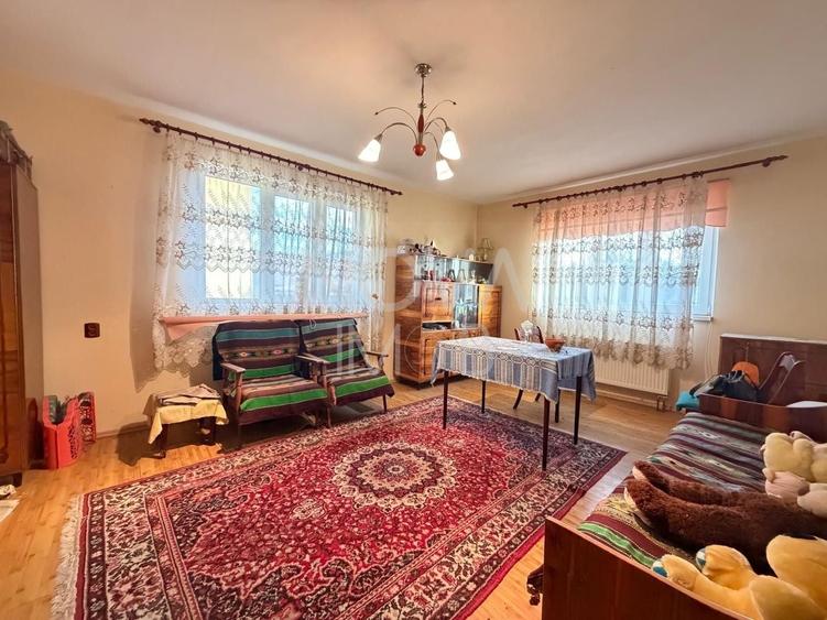 Casă individuală cu 6 camere cu Canalizare în Central