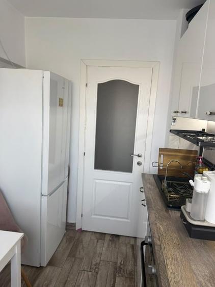 Apartament cu 2 camere semidecomandat, mobilat în Baba Novac