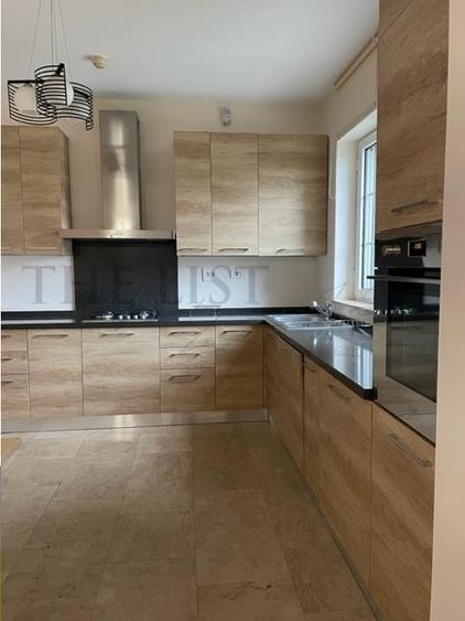 Duplex cu 7 camere cu Teren 360 Mp în Iancu Nicolae