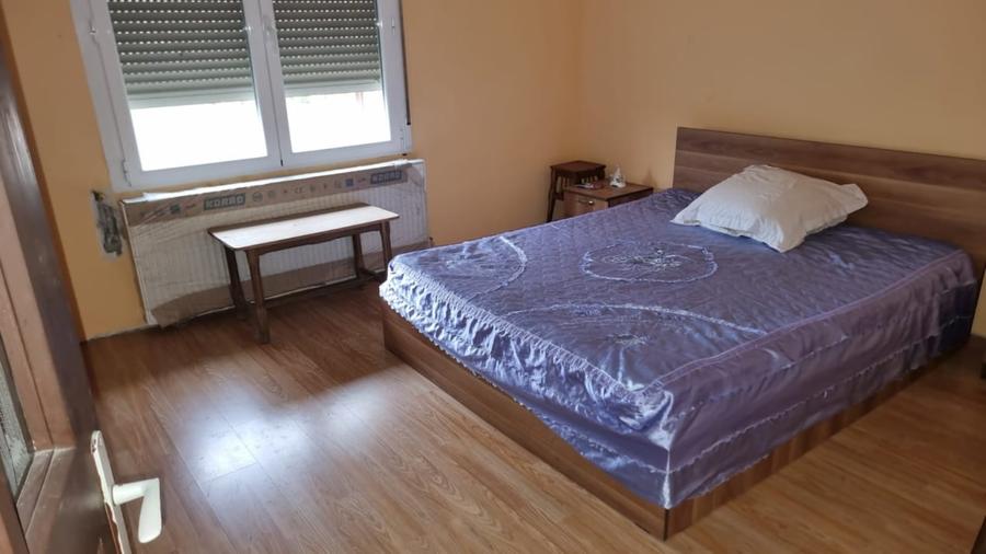 Casă individuală cu 12 camere cu Canalizare în Brestei